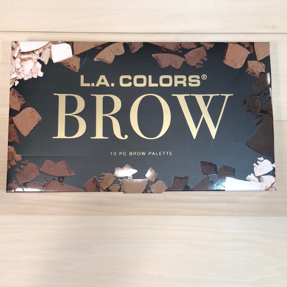 BRAND NEW L.A. COLORS EYEBROW KIT